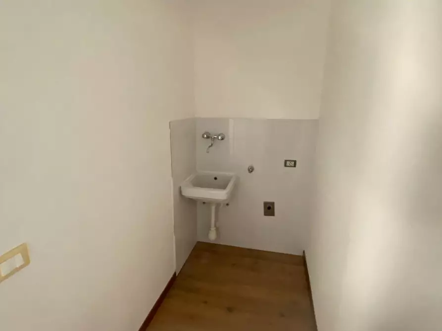 Immagine 12 di Appartamento in vendita  a Santa Maria A Monte