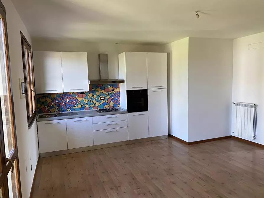 Immagine 4 di Appartamento in vendita  a Santa Maria A Monte