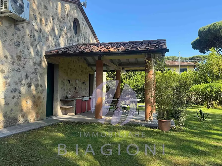 Immagine 7 di Villa in affitto  a Pietrasanta