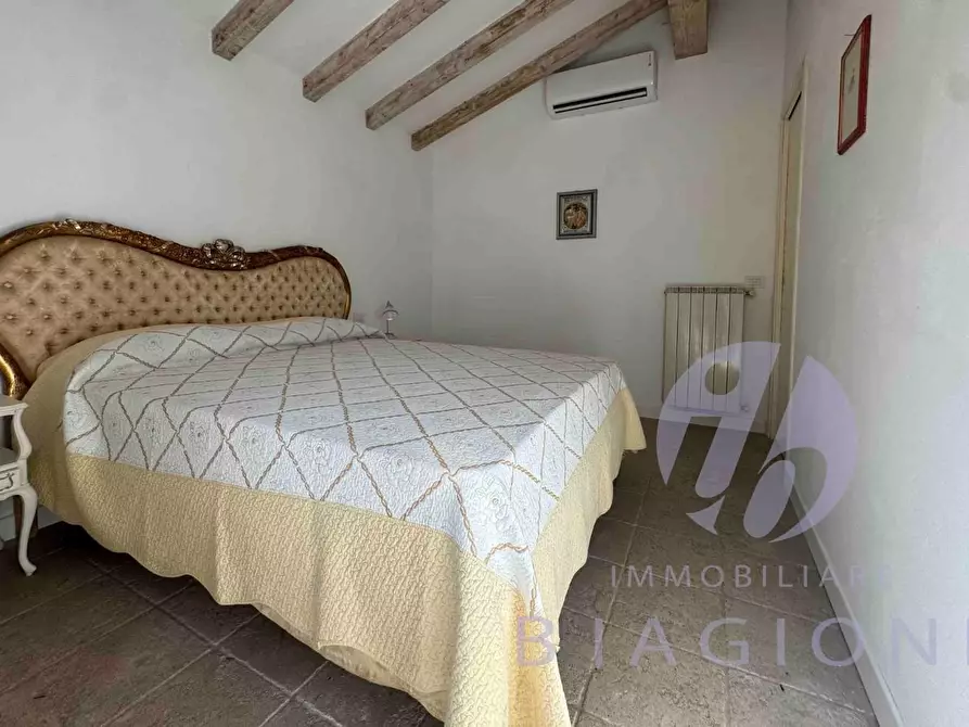 Immagine 26 di Villa in affitto  a Pietrasanta