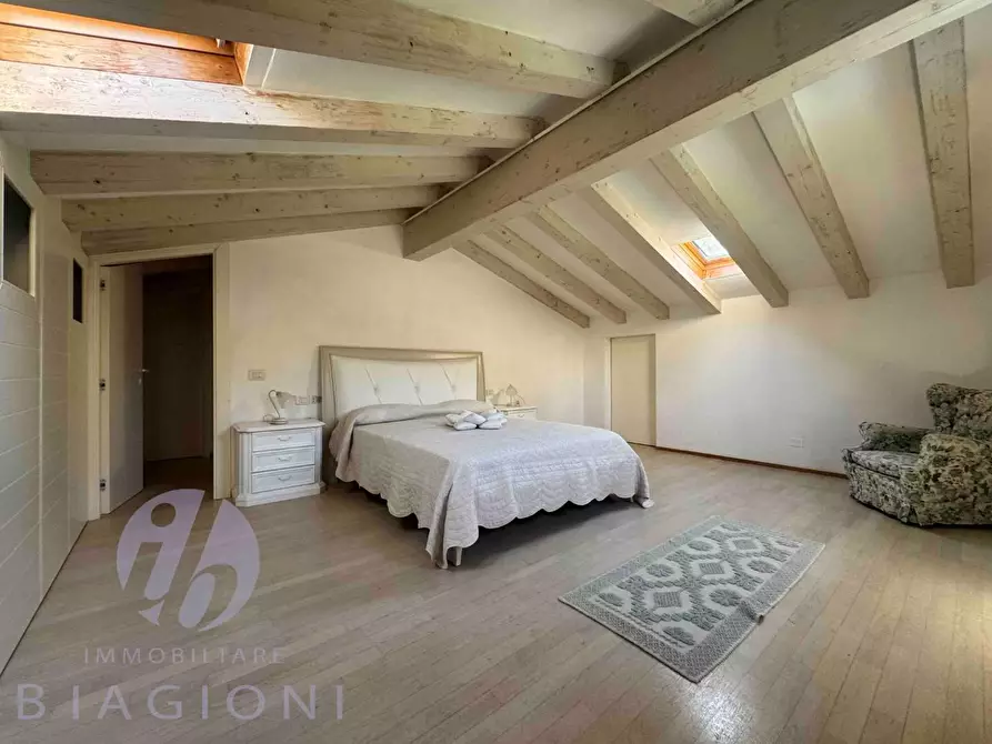 Immagine 21 di Villa in affitto  a Pietrasanta