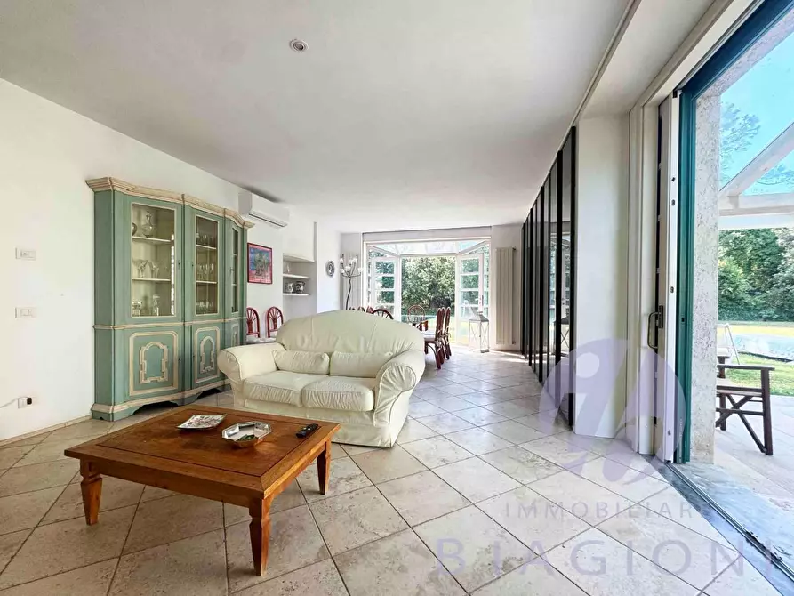 Immagine 11 di Villa in affitto  a Pietrasanta