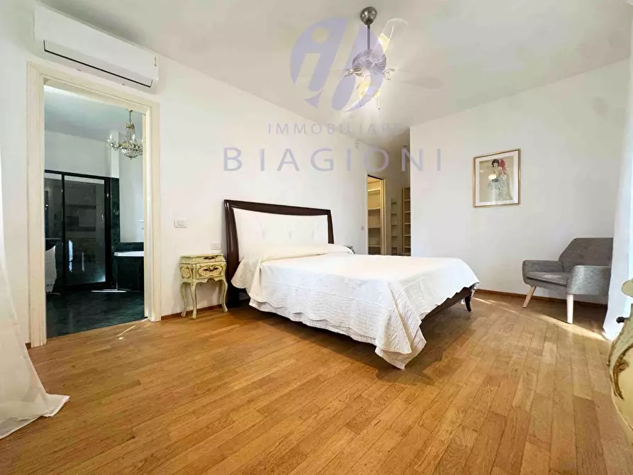 Immagine 17 di Villa in affitto  a Pietrasanta