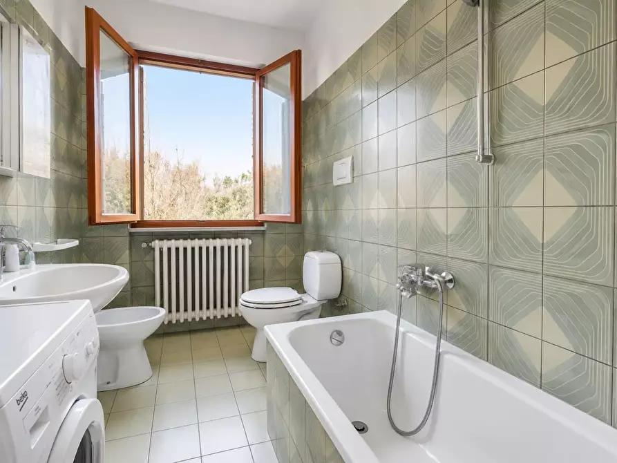 Immagine 9 di Casa bifamiliare in vendita  a Montignoso
