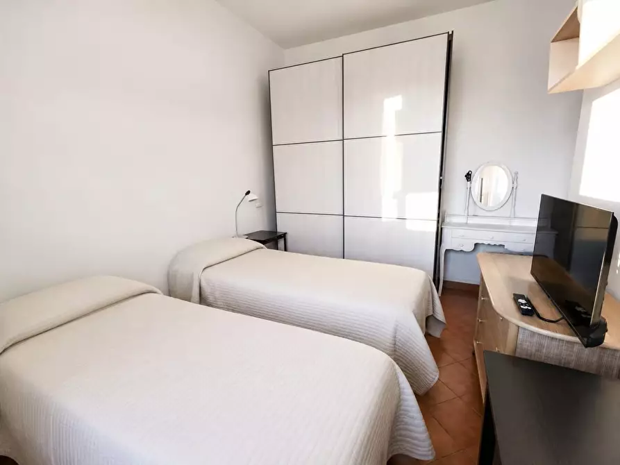 Immagine 6 di Casa bifamiliare in vendita  a Montignoso