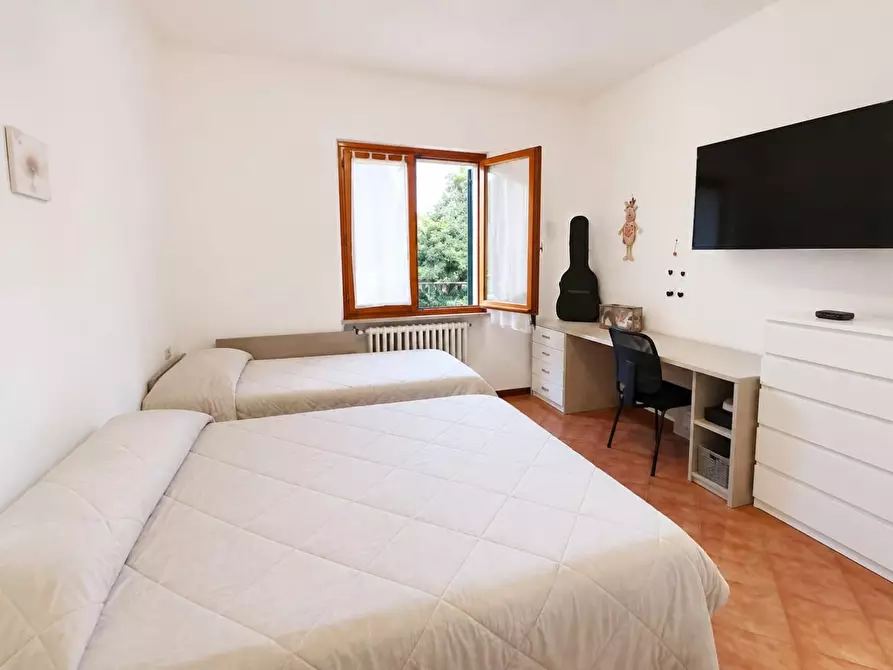 Immagine 7 di Casa bifamiliare in vendita  a Montignoso