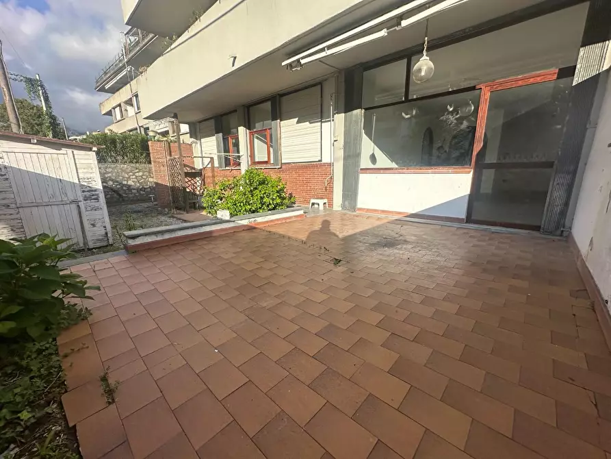Immagine 2 di Appartamento in vendita  a Carrara