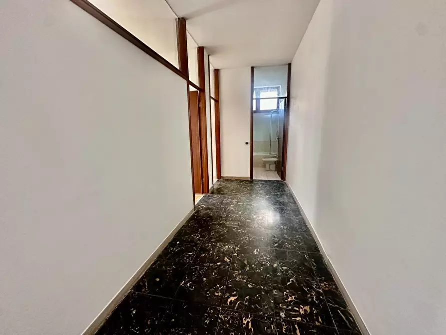 Immagine 25 di Appartamento in vendita  a Carrara