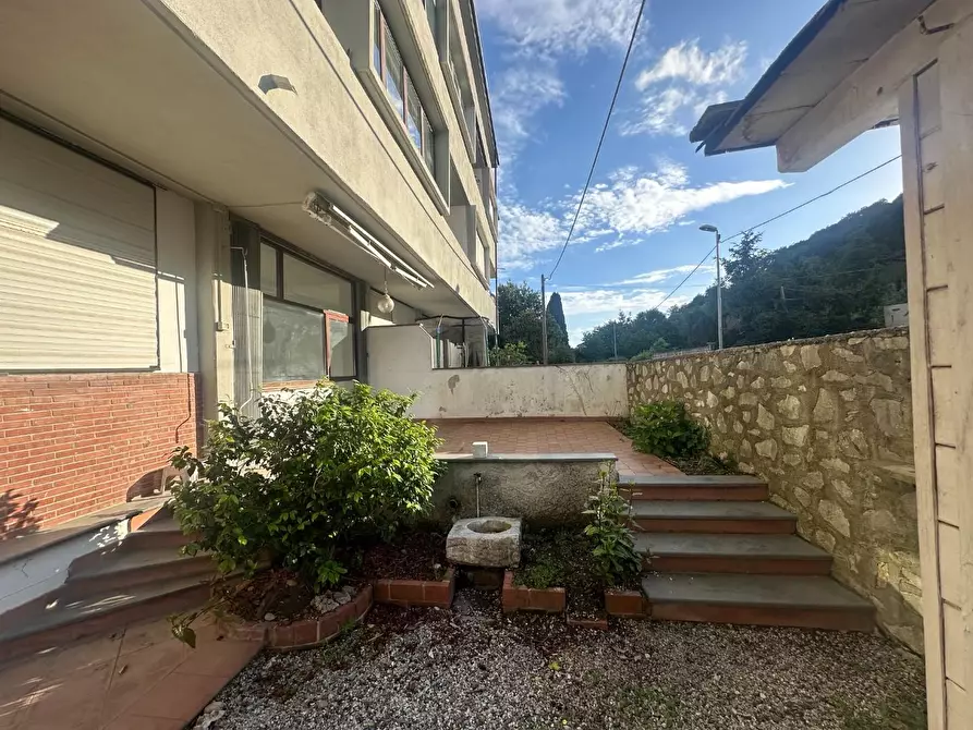 Immagine 3 di Appartamento in vendita  a Carrara