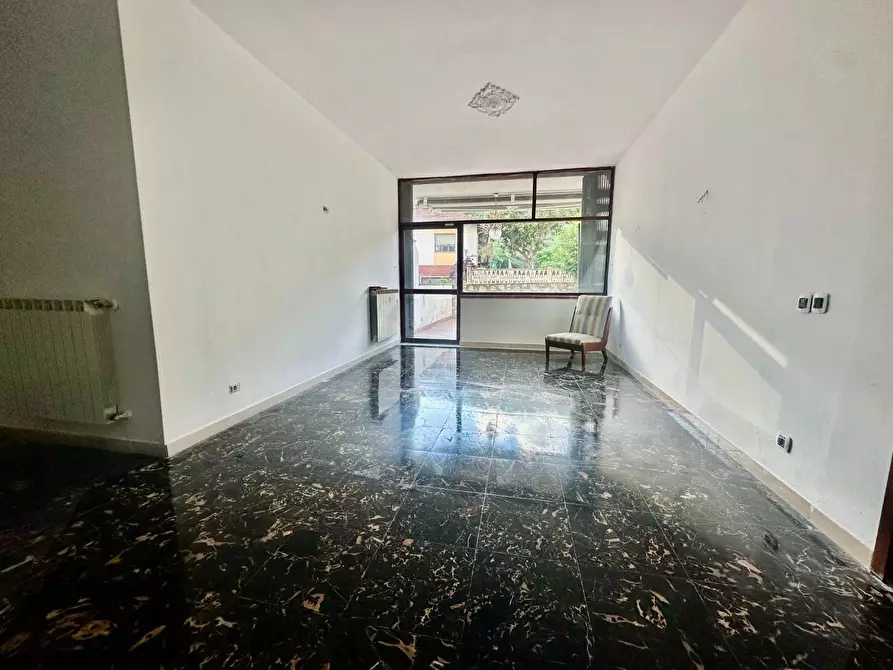 Immagine 18 di Appartamento in vendita  a Carrara