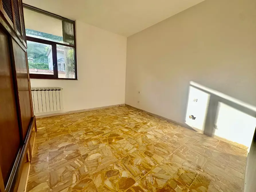 Immagine 7 di Appartamento in vendita  a Carrara