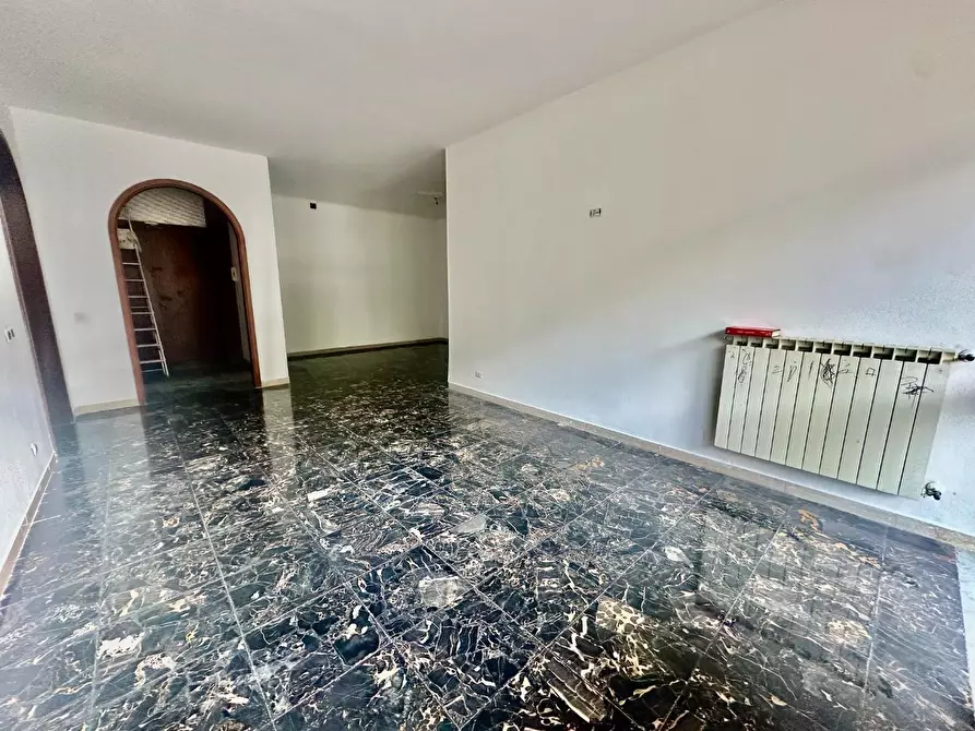 Immagine 17 di Appartamento in vendita  a Carrara