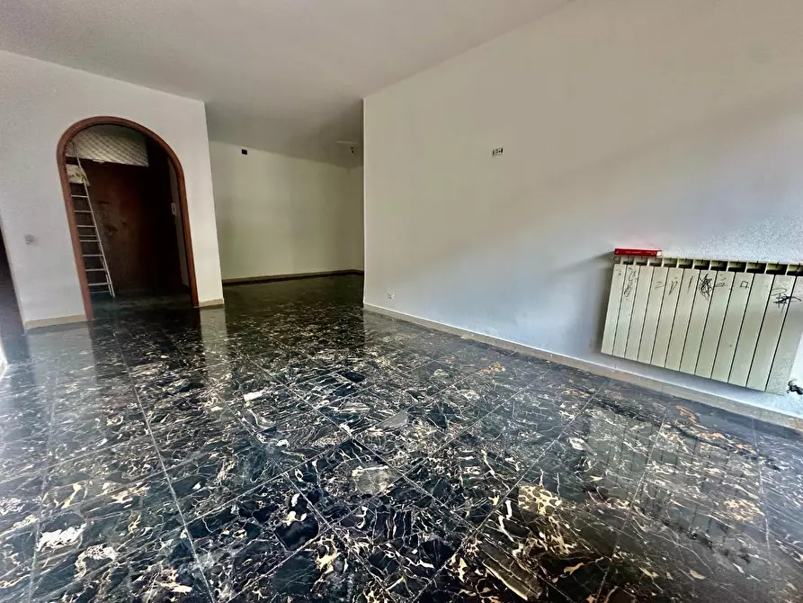 Immagine 5 di Appartamento in vendita  a Carrara