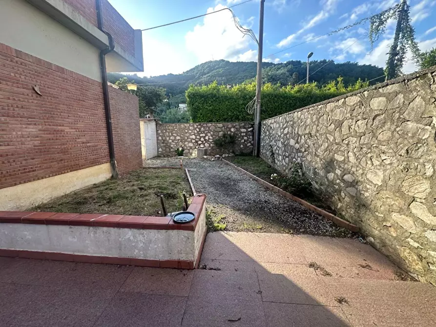 Immagine 15 di Appartamento in vendita  a Carrara