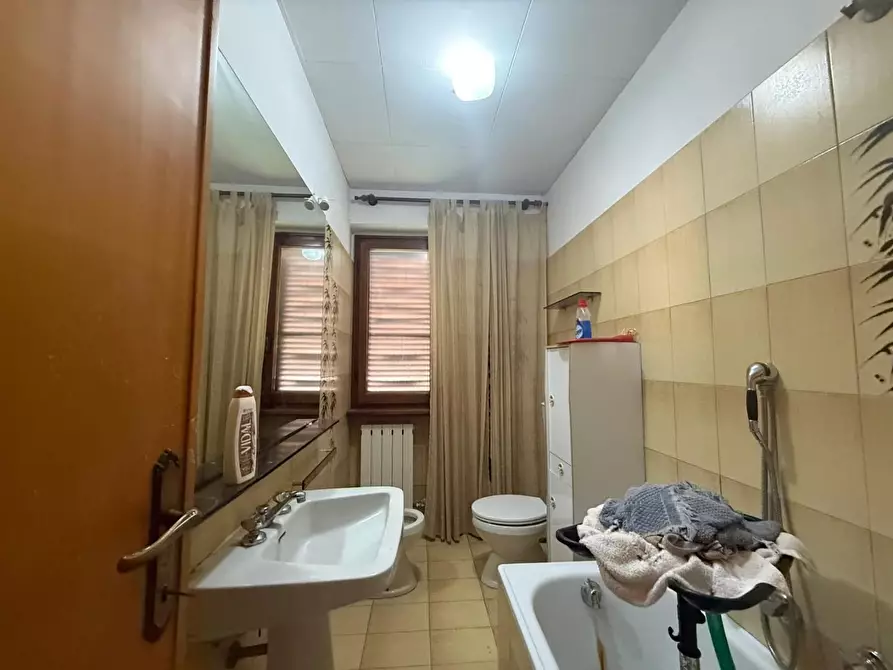 Immagine 17 di Villa in vendita  a Viareggio