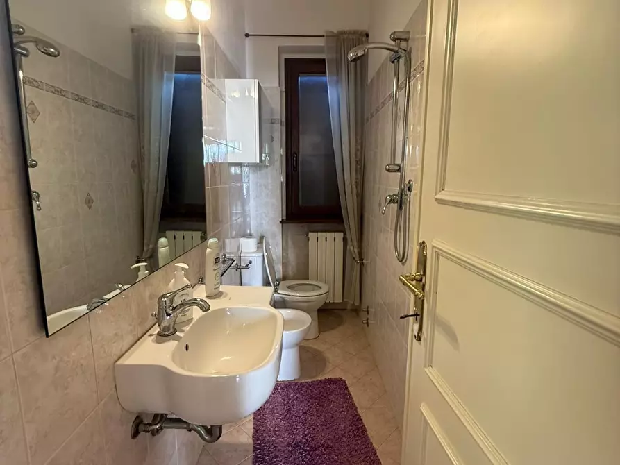 Immagine 9 di Villa in vendita  a Viareggio