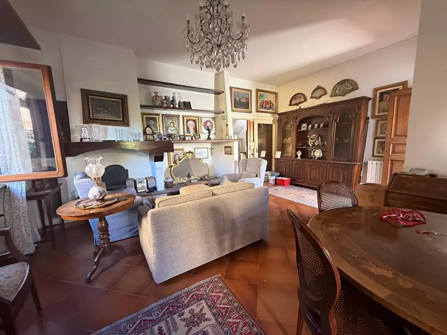 Immagine 25 di Villa in vendita  a Viareggio