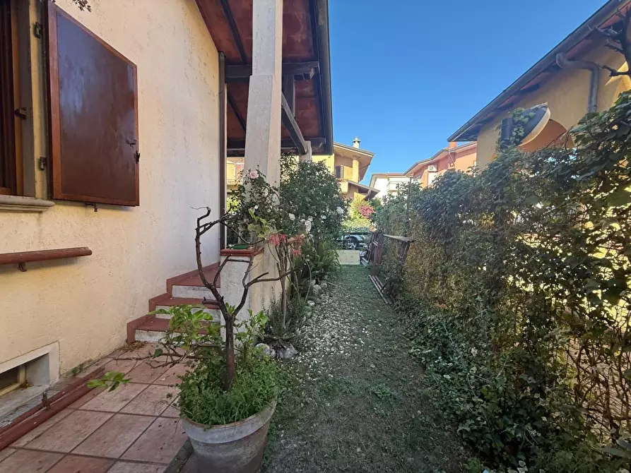 Immagine 15 di Villa in vendita  a Viareggio