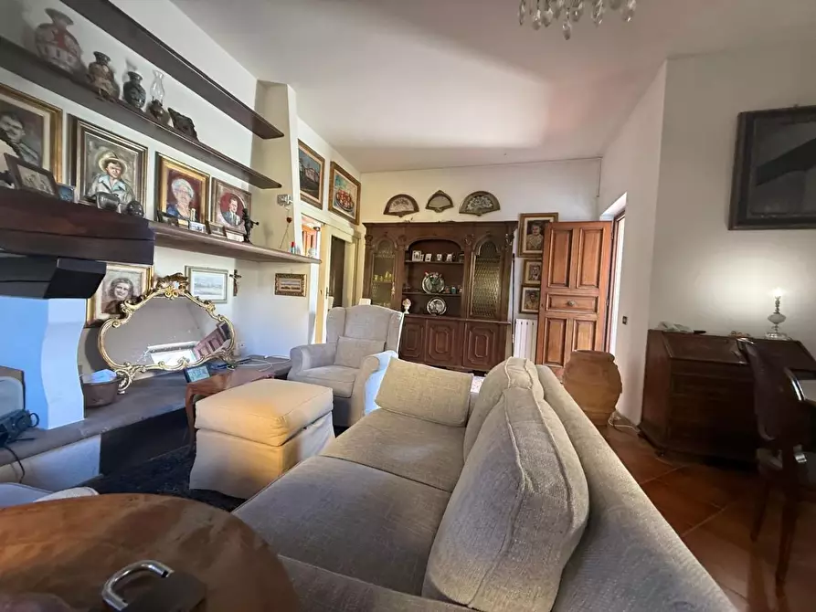 Immagine 26 di Villa in vendita  a Viareggio