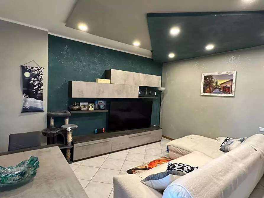 Immagine 1 di Appartamento in vendita  a Capraia E Limite