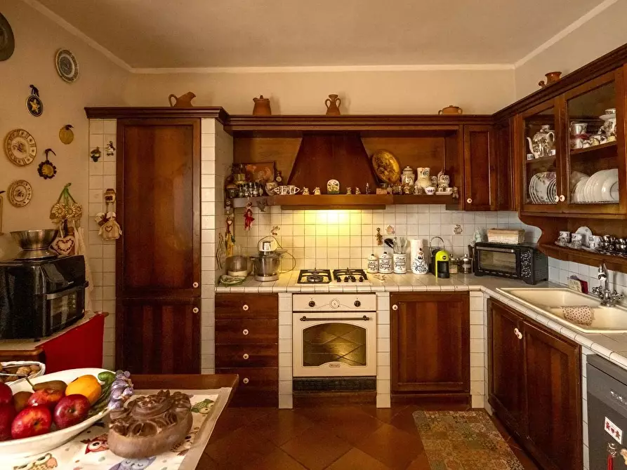 Immagine 5 di Casa colonica in vendita  a Fauglia