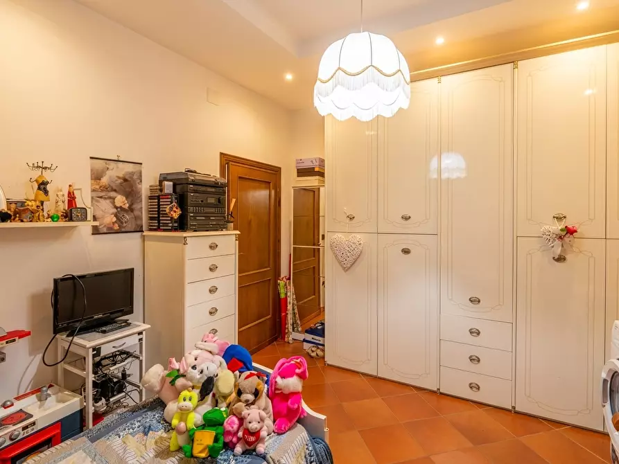 Immagine 9 di Casa colonica in vendita  a Fauglia