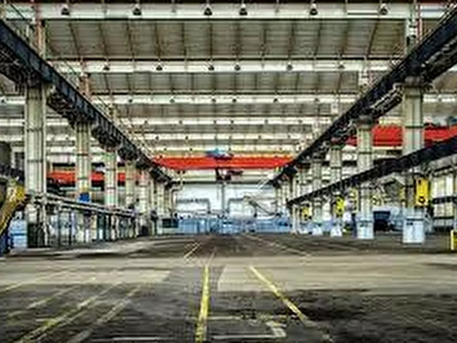 Immagine 6 di Attività artigianale in vendita  a Capannori