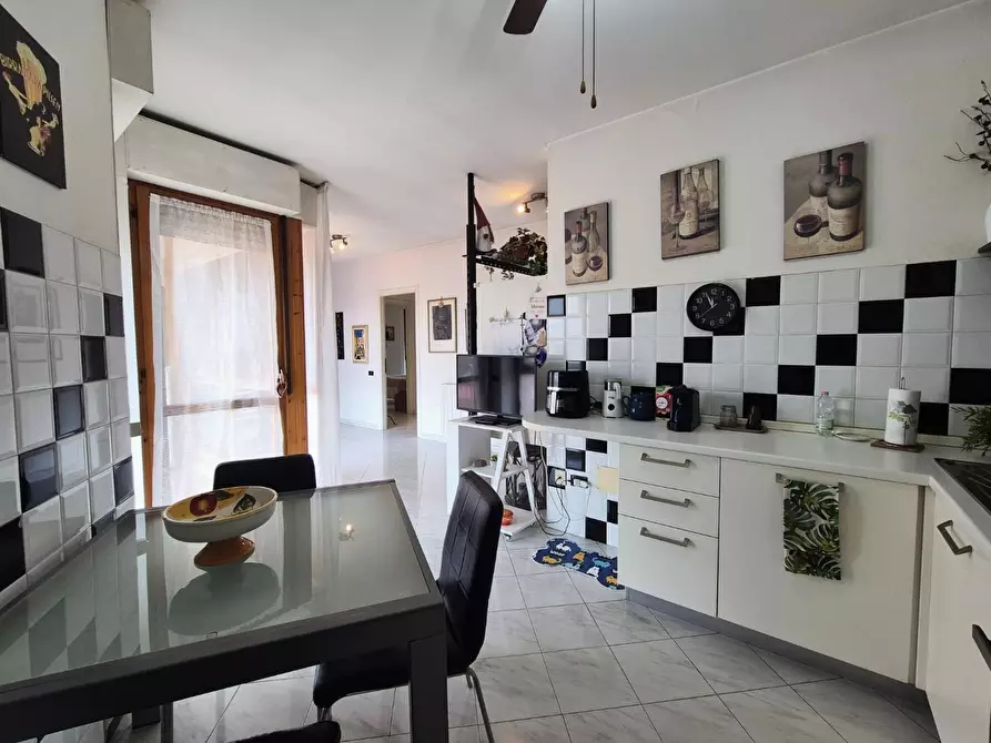 Immagine 5 di Appartamento in vendita  a Cascina