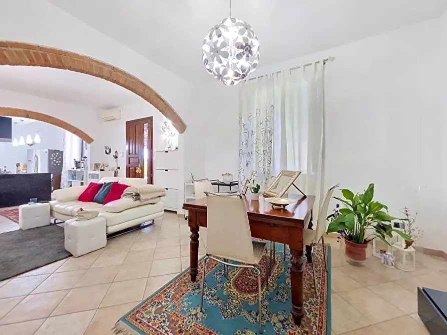 Immagine 13 di Casa bifamiliare in vendita  a San Giuliano Terme
