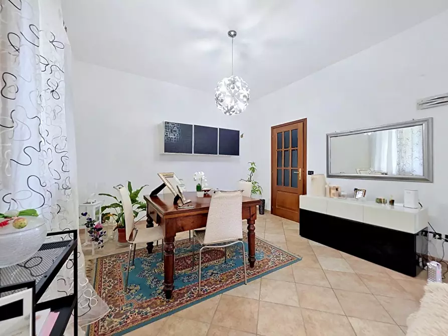 Immagine 11 di Casa bifamiliare in vendita  a San Giuliano Terme
