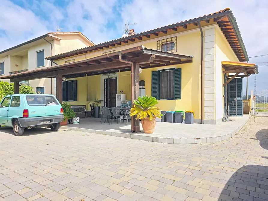 Immagine 38 di Casa bifamiliare in vendita  a San Giuliano Terme
