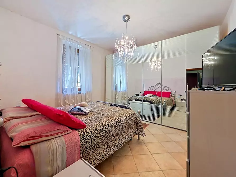 Immagine 16 di Casa bifamiliare in vendita  a San Giuliano Terme