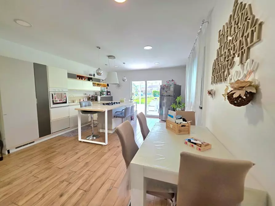 Immagine 8 di Casa bifamiliare in vendita  a San Giuliano Terme
