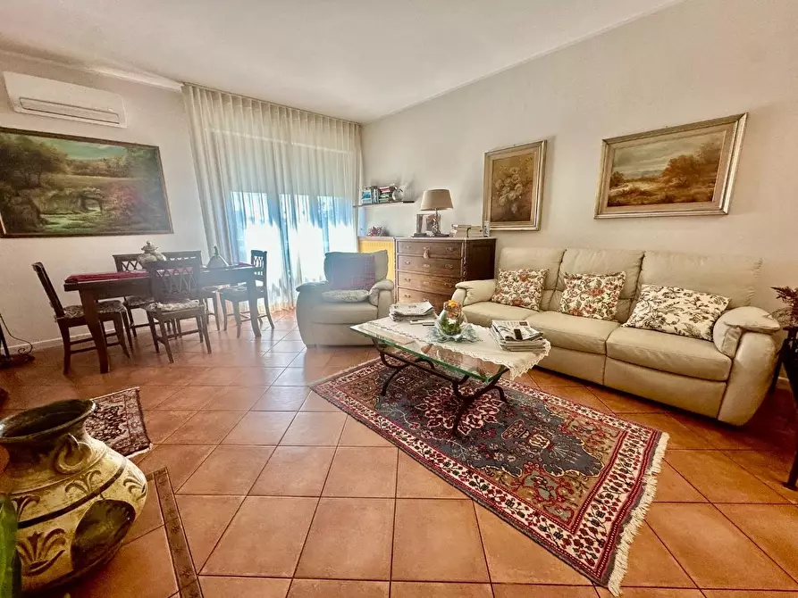 Immagine 12 di Appartamento in vendita  a Carrara