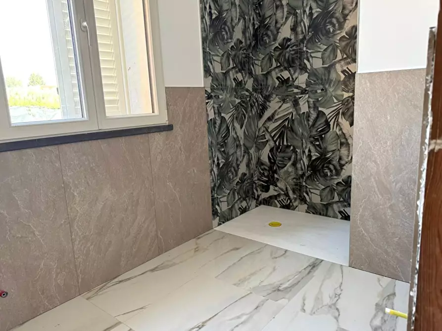 Immagine 13 di Villetta a schiera in vendita  a Lucca