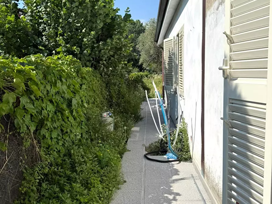 Immagine 20 di Villetta a schiera in vendita  a Lucca