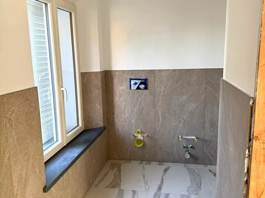 Immagine 11 di Villetta a schiera in vendita  a Lucca