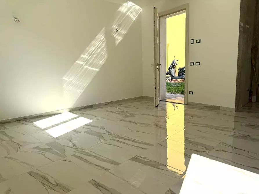 Immagine 2 di Villetta a schiera in vendita  a Lucca