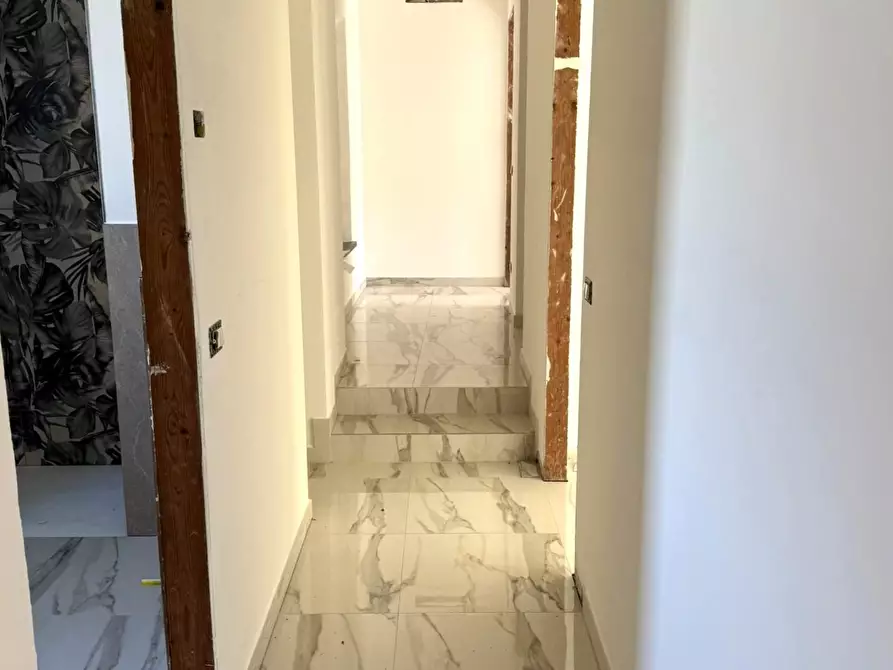 Immagine 10 di Villetta a schiera in vendita  a Lucca