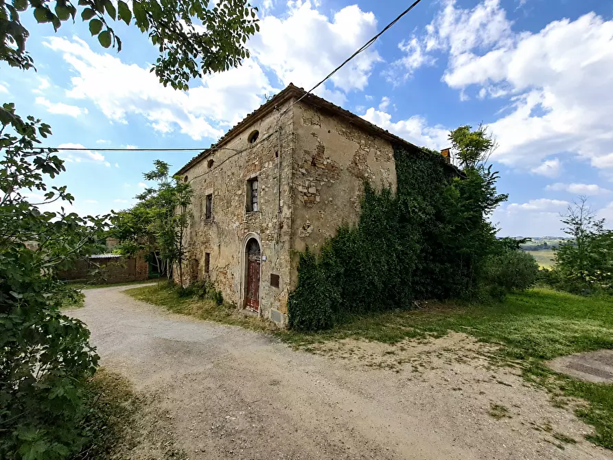 Immagine 7 di Casa colonica in vendita  a Poggibonsi