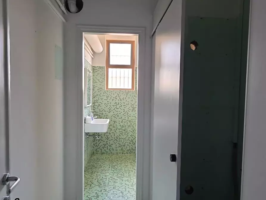 Immagine 14 di Ufficio in vendita  a Santa Croce Sull'arno
