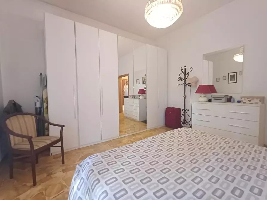 Immagine 21 di Appartamento in vendita  a Siena