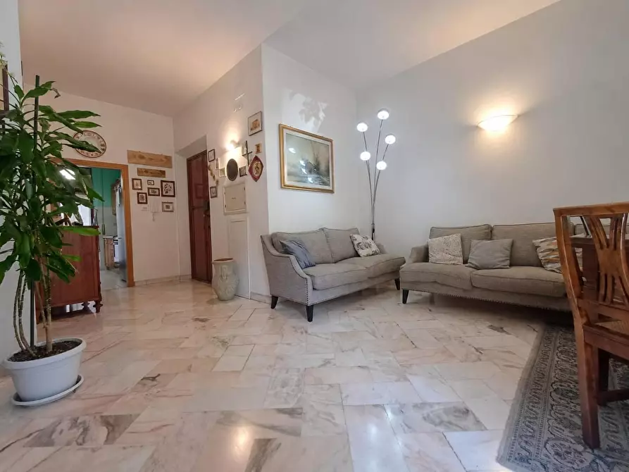 Immagine 9 di Appartamento in vendita  a Siena