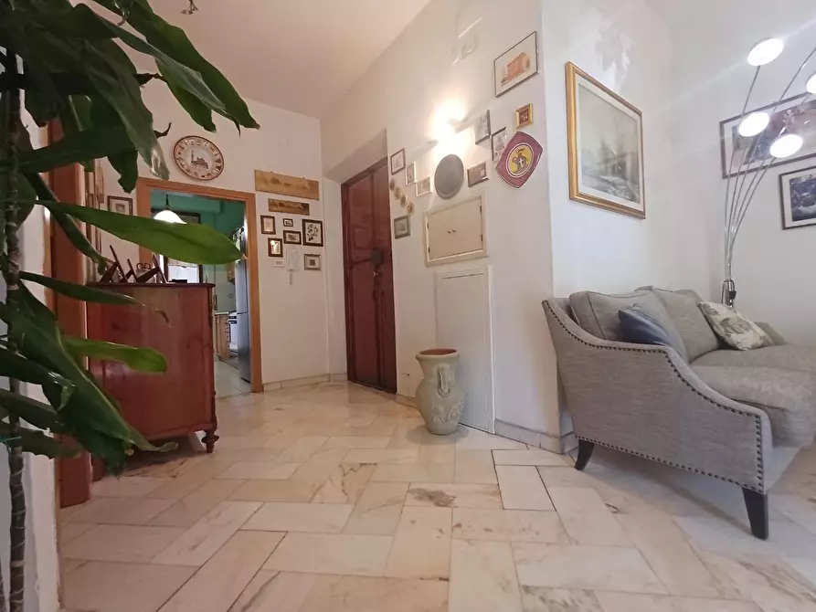 Immagine 8 di Appartamento in vendita  a Siena