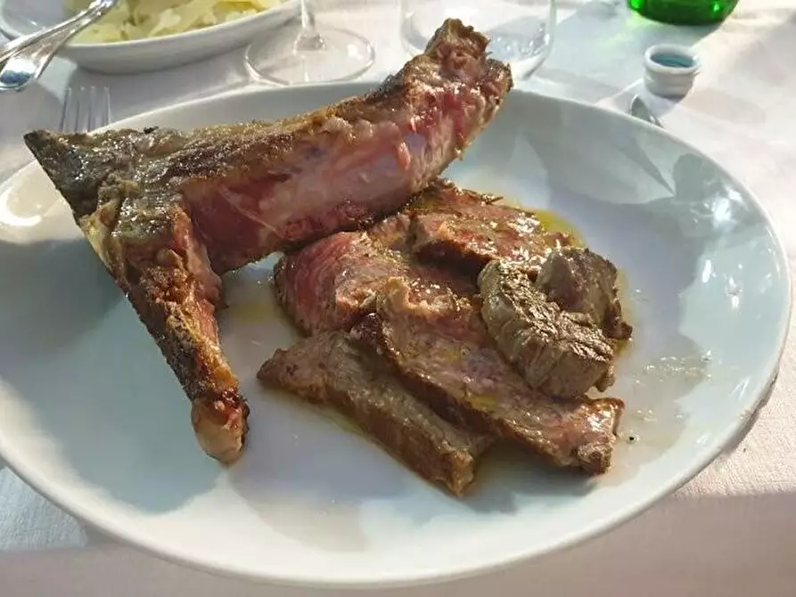 Immagine 8 di Bar / Ristorante in vendita  a Vecchiano