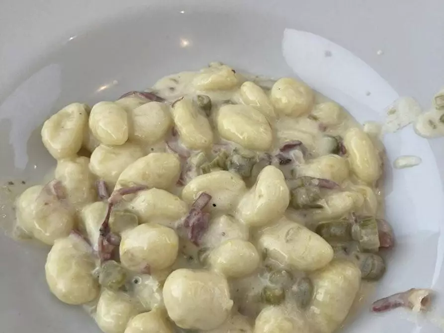 Immagine 9 di Bar / Ristorante in vendita  a Vecchiano