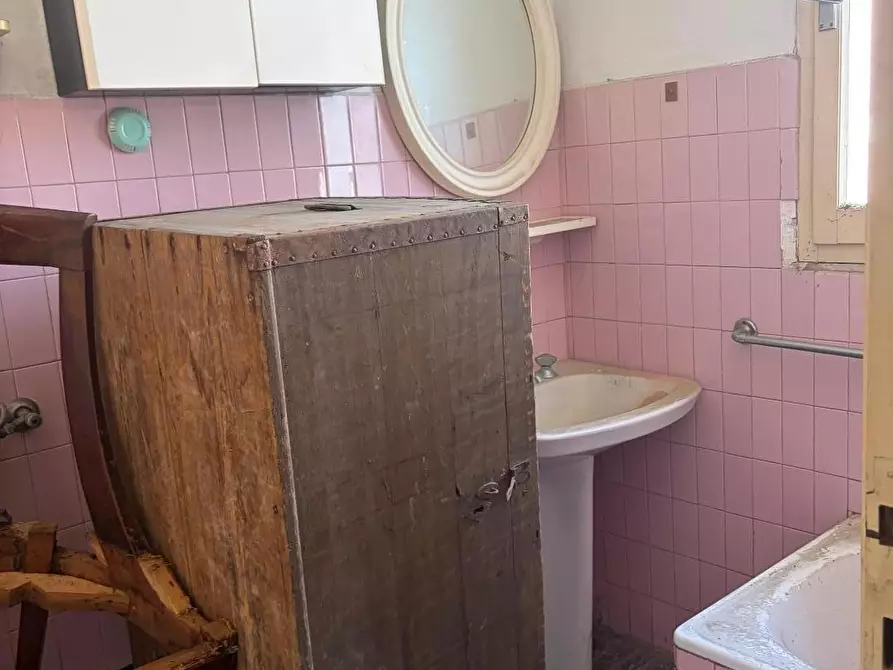 Immagine 12 di Casa bifamiliare in vendita  a Castelnuovo Magra
