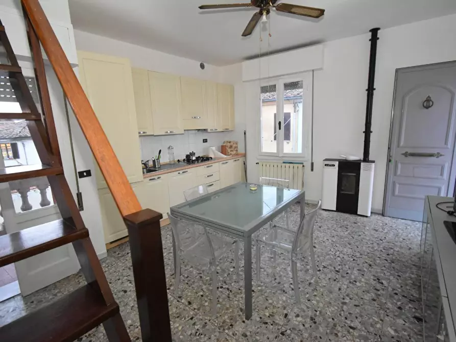 Immagine 1 di Appartamento in vendita  a Vecchiano