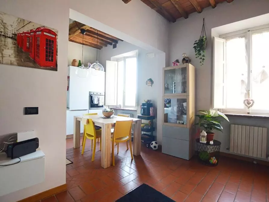 Immagine 8 di Appartamento in vendita  a Lucca