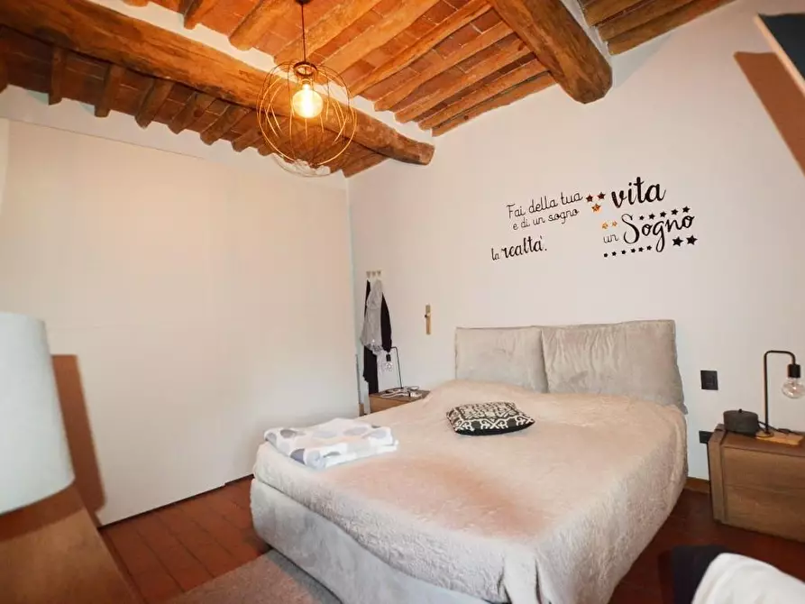Immagine 14 di Appartamento in vendita  a Lucca